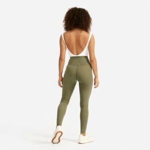 EVERLANE renew performance leggings olive green
